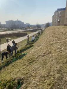 п